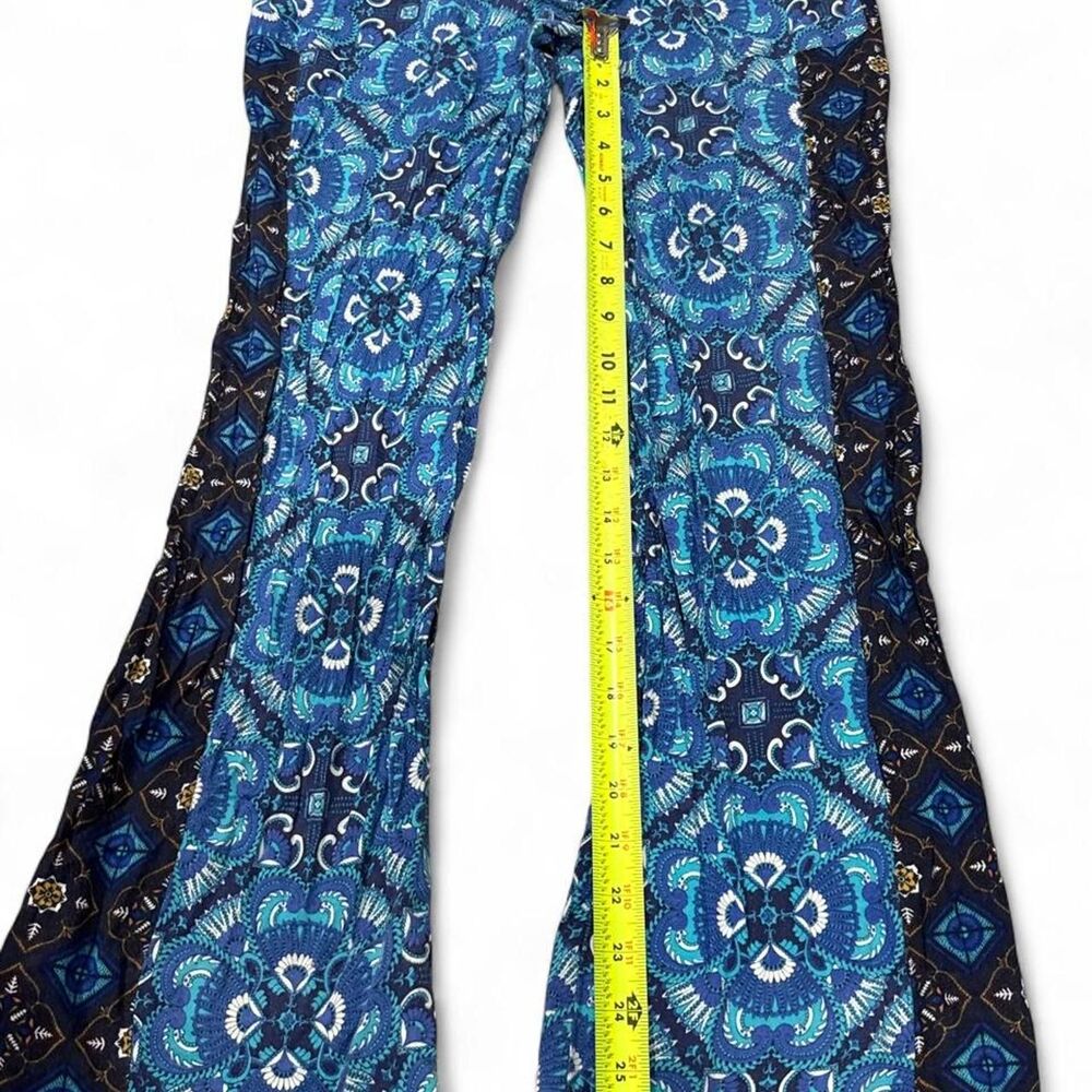 Roxy blue and black patterned flare pants - Picture 8 of 8